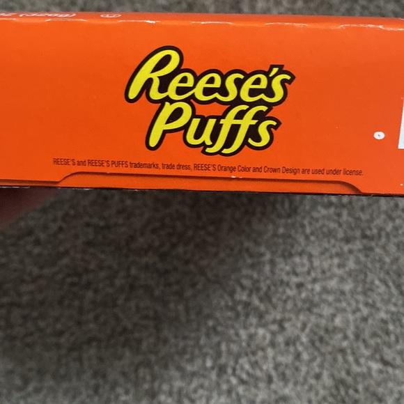 Kaws Reese‘s puff cereal - Picture 7 of 7